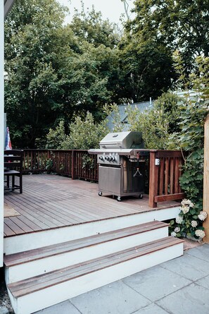 Terrace/patio - Modern Cape Cod Cottage Close to Everything - outdoor shower! (Eastham)