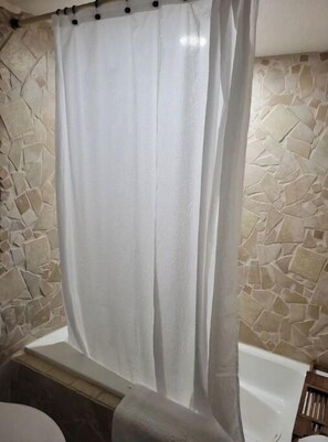 Shower, hair dryer, towels, soap - Cozy & Private Home at US Coral Reef Capital (Key Largo)