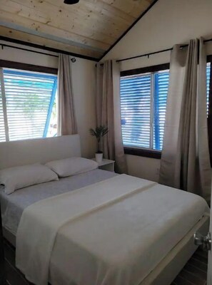 4 bedrooms, iron/ironing board, free WiFi, bed sheets