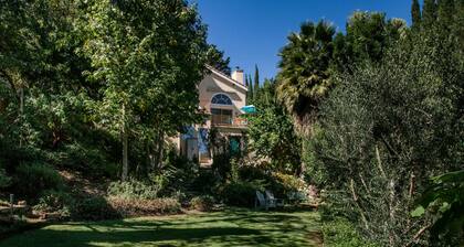 The Vista Malibu Mountaintop Retreat Villa & Garden