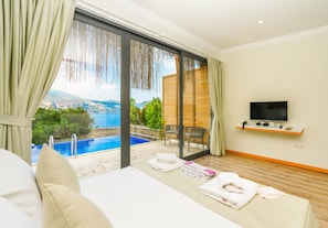 Superior Villa, 3 Bedrooms, Private Pool, Sea View | Egyptian cotton sheets, premium bedding, down comforters