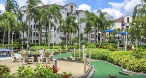 Outdoor dining - Grande Villas Resort near all the Theme Parks (Orlando)
