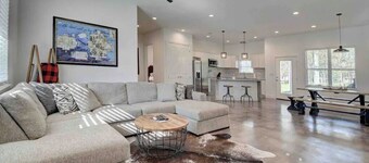 Country feel in this open plan 3 bed/2 bath home.
