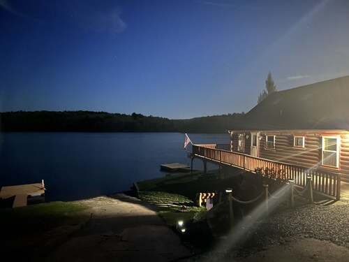 Cozy Log Cabin on a private lake with incredible scenery.