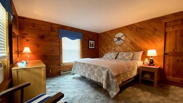 4 bedrooms, desk, iron/ironing board, free WiFi