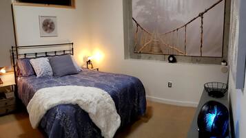 1 habitación, tabla de planchar con plancha, wifi gratis y ropa de cama