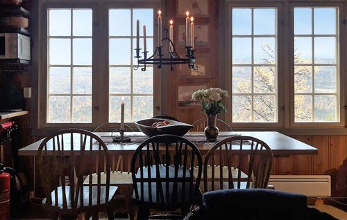 Beautiful home in Uvdal with kitchen