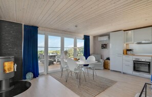 Interior - Lovely home in Løgstør with kitchen (Løgstør)