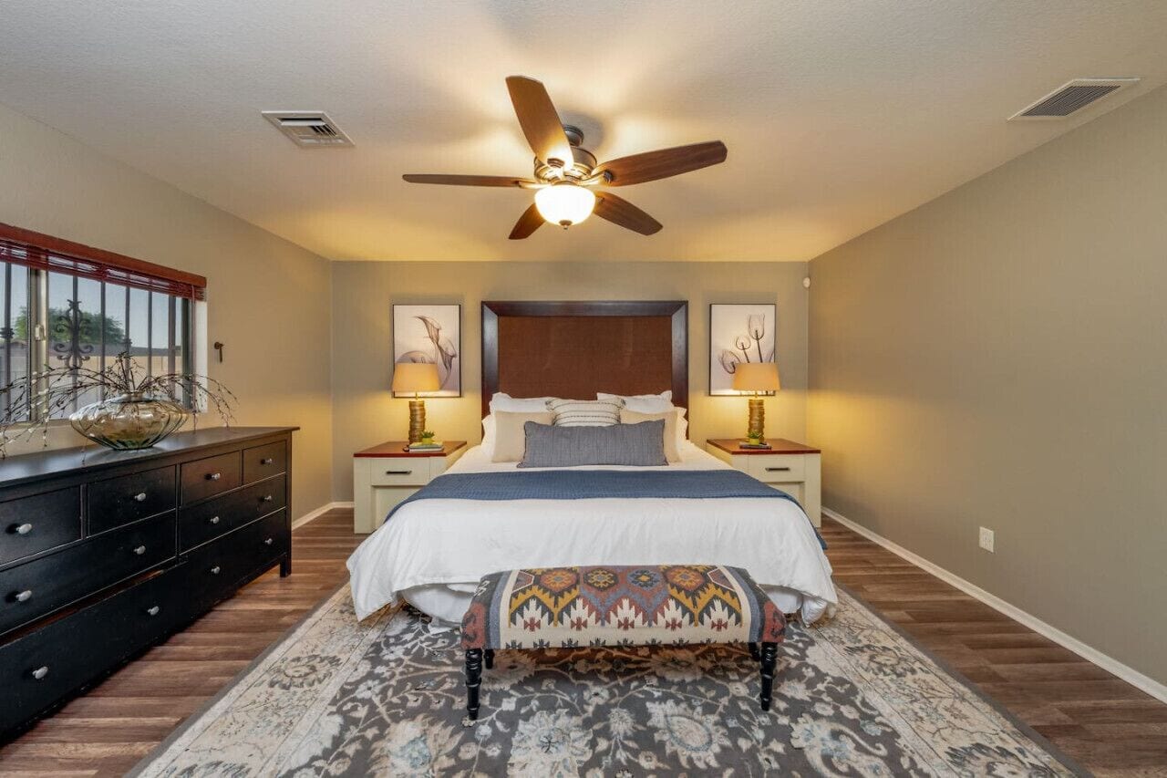 4 bedrooms, desk, iron/ironing board, travel crib