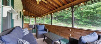 Victorian Lakehouse with private beach