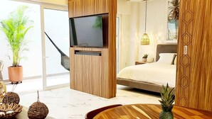 1 habitación, escritorio, tabla de planchar con plancha y wifi 