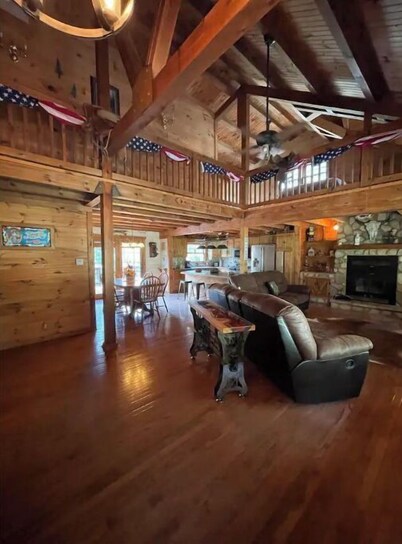 Real Log Cabin with Seasonal Pool and Hot Tub near Blue Springs Ranch