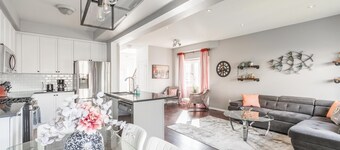 GLOBALSTAY. Unique 3BR 2.5BA Townhome.HOT TUB, SAUNA,GYM,BBQ