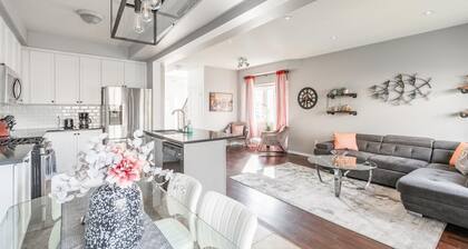 GLOBALSTAY. Unique 3BR 2.5BA Townhome.HOT TUB, SAUNA,GYM,BBQ