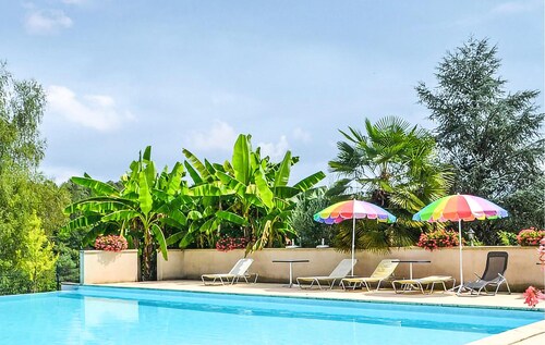 4 bedroom cozy home in La Douze