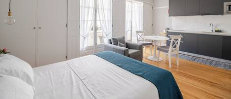 1 bedroom, desk, iron/ironing board, free WiFi