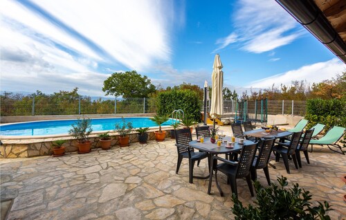 Nice apartment in Sveti Vid-Miholjice