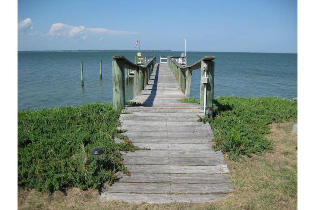 Waterfront Home With Million Dollar Bay & River Views! 