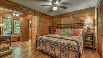 2 chambres, bureau, fer et planche à repasser, accès au Wi-Fi (inclus)