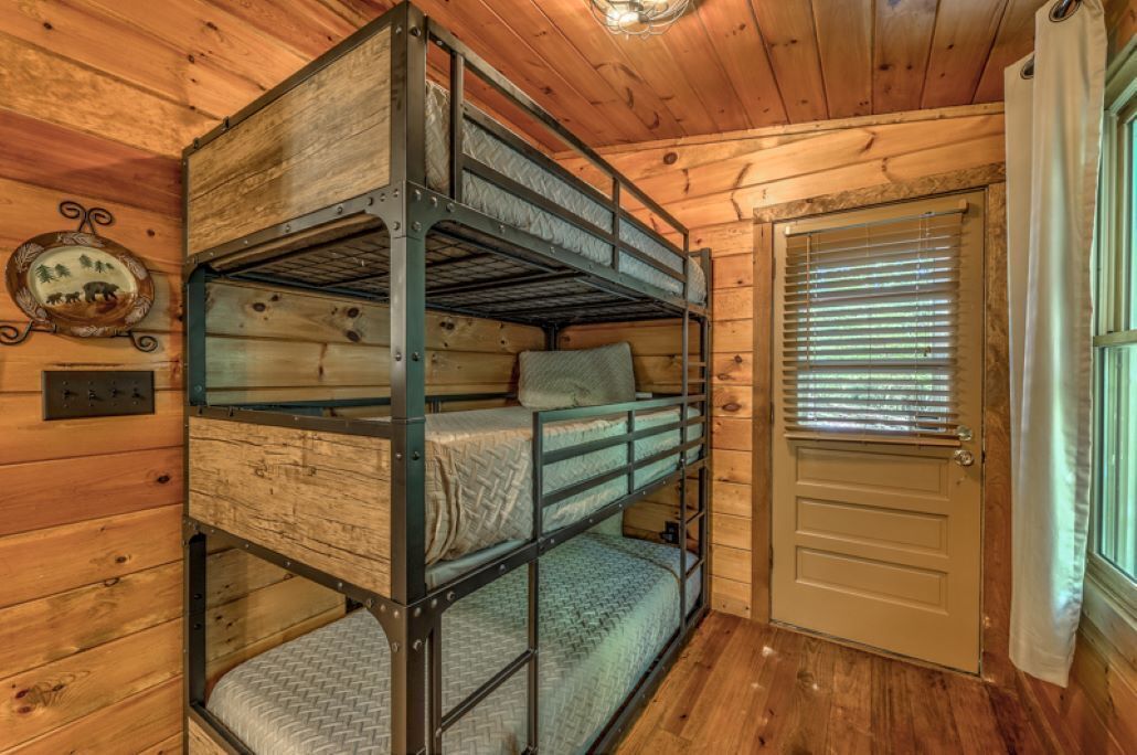 2 camere, una scrivania, ferro/asse da stiro, Wi-Fi gratuito