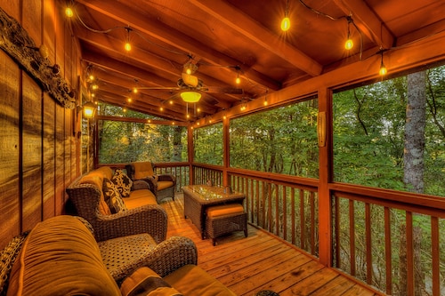 Blue Ridge Cabin: Autumn at Its Best