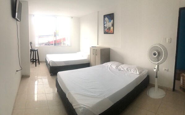 6 Schlafzimmer, Schreibtisch, kostenloses WLAN, Bettwäsche