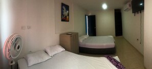 6 Schlafzimmer, Schreibtisch, kostenloses WLAN, Bettwäsche