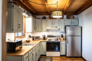 冰箱、微波炉、炉灶、茶具/咖啡用具