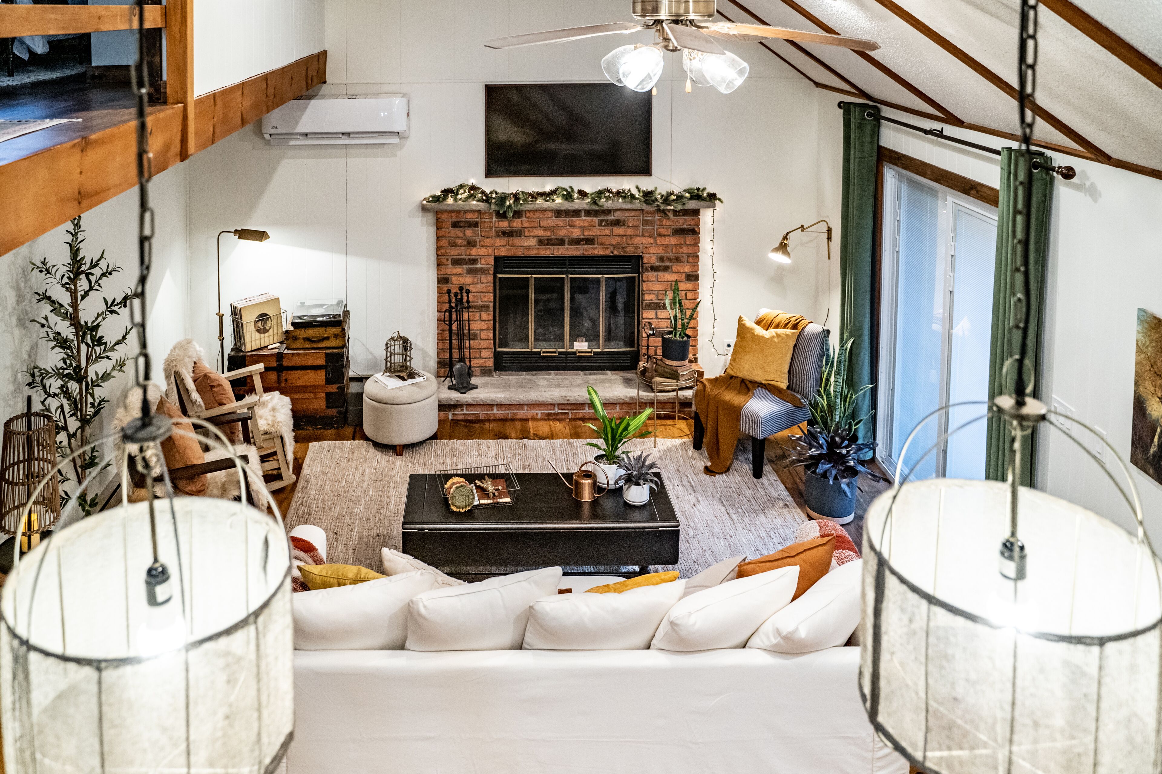 Smart-TV, peis, musikkbibliotek og PC-skjermer