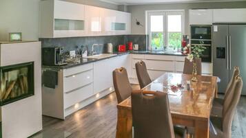 Kühlschrank, Herdplatte, Geschirrspüler