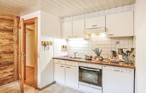 Réfrigérateur, four, plaque de cuisson, lave-vaisselle