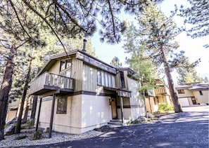 Exterior - SPACIOUS CONDO (Mammoth Lakes)