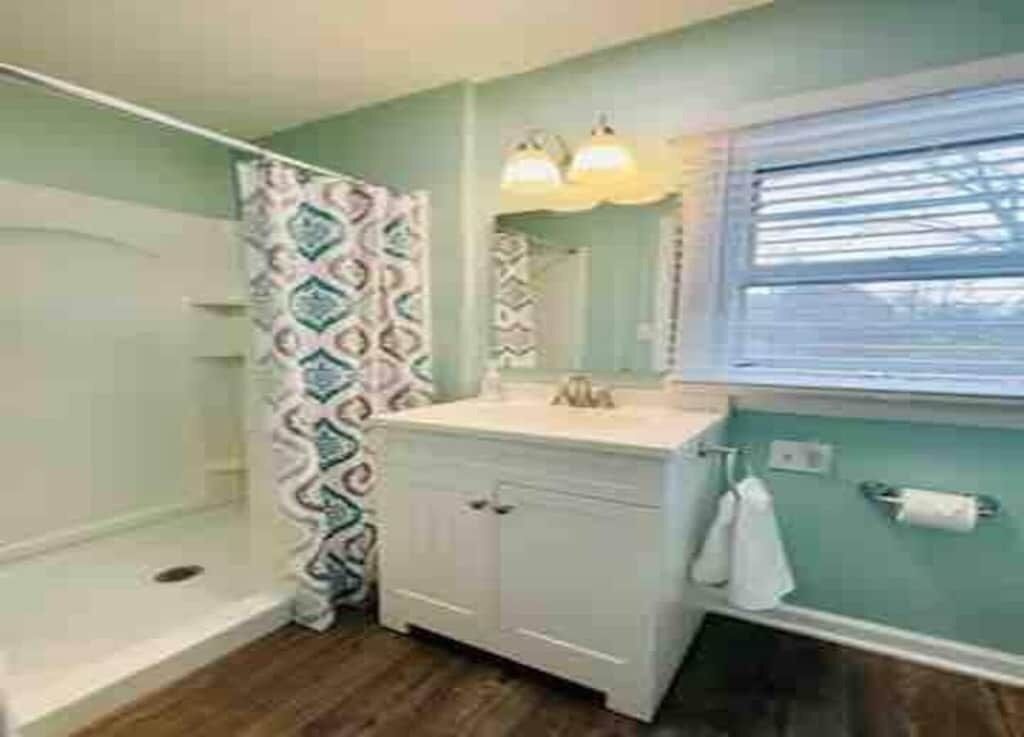 Lakeshore Retreat: at the heart of it all