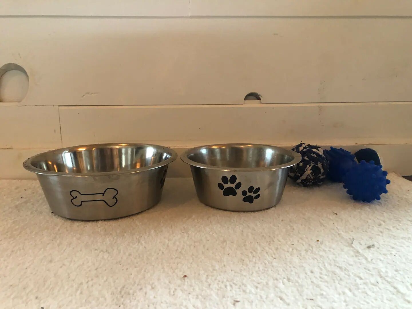 Quiet 2 story Cabin on 32 acres near eleven point river