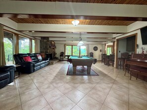 Games room - 🪷Making Summer Memories~3 Clubhouse Pools~HotTub~GameRm~Fireplaces~@Ober~@GSMNP (Gatlinburg)