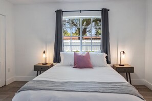 4 chambres, fer et planche à repasser, lit parapluie, Wi-Fi gratuit