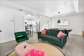 Smart TV - 8 bedrooms - Stunner in Miami Design District! (Miami)