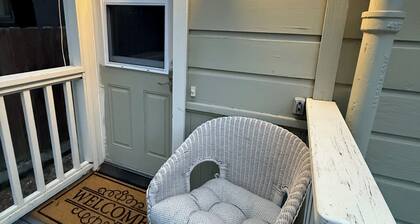 Mission Victorian Apartment