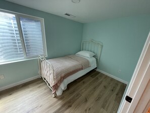 3 bedrooms, free WiFi, bed sheets - Quaint home centrally located in Idaho Falls (Idaho Falls)
