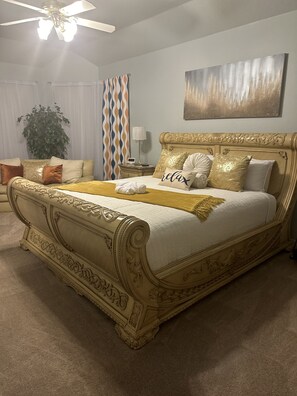 4 bedrooms, desk, iron/ironing board, free WiFi