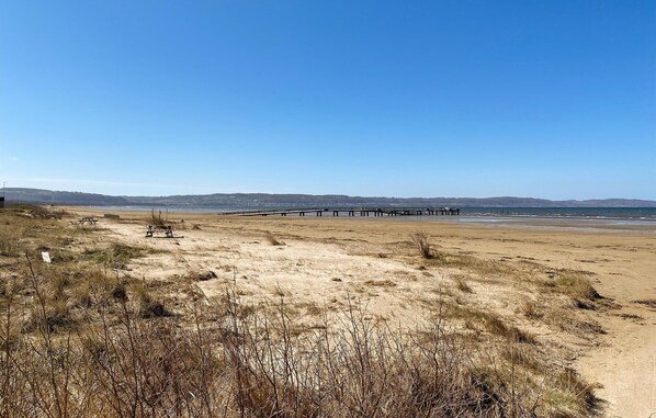 Nær stranden og fisking