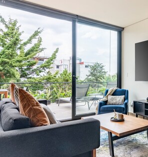 Penthouse Deluxe, 2 phòng ngủ, hiên | Khu phòng khách
