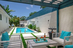 حمّام سباحة خارجي