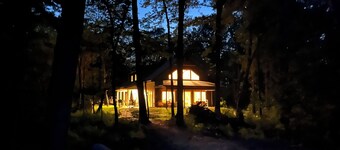 New 3 bedroom 2bath cabin on Sullivan lake