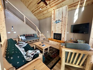 Fireplace - New 3 bedroom 2bath cabin on Sullivan lake (pierz)
