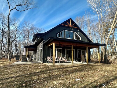 New 3 bedroom 2bath cabin on Sullivan lake
