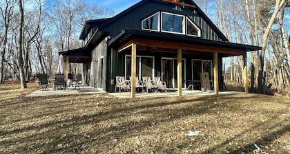 New 3 bedroom 2bath cabin on Sullivan lake