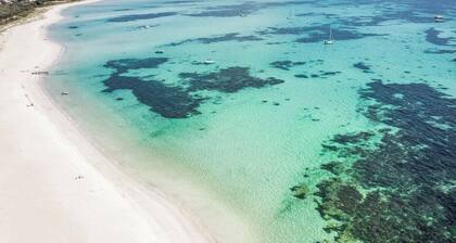 Whitesands BEACH VILLA | walk the white sands of the Bay | Margaret River