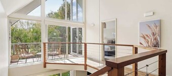 Whitesands Villa 9 Spacious BEACH HOUSE on the Bay cycle to Dunsborough Margaret River Properties