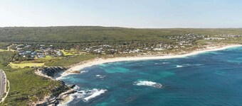 Ocean View walk to the beach & Surfers Point Margaret River Properties